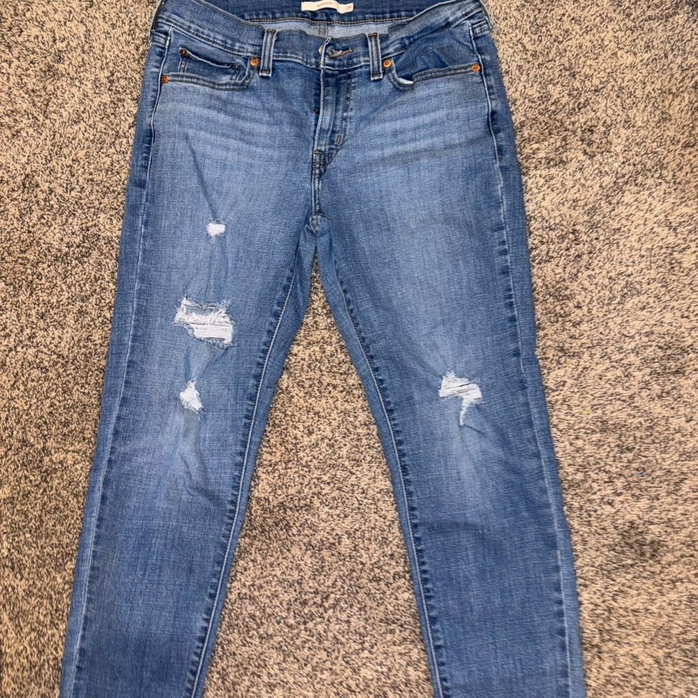 Levi size 27 boyfriend fit jeans